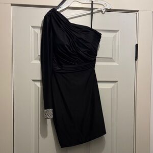 Chic One-Shoulder Black Dress with Embellished Cuff
